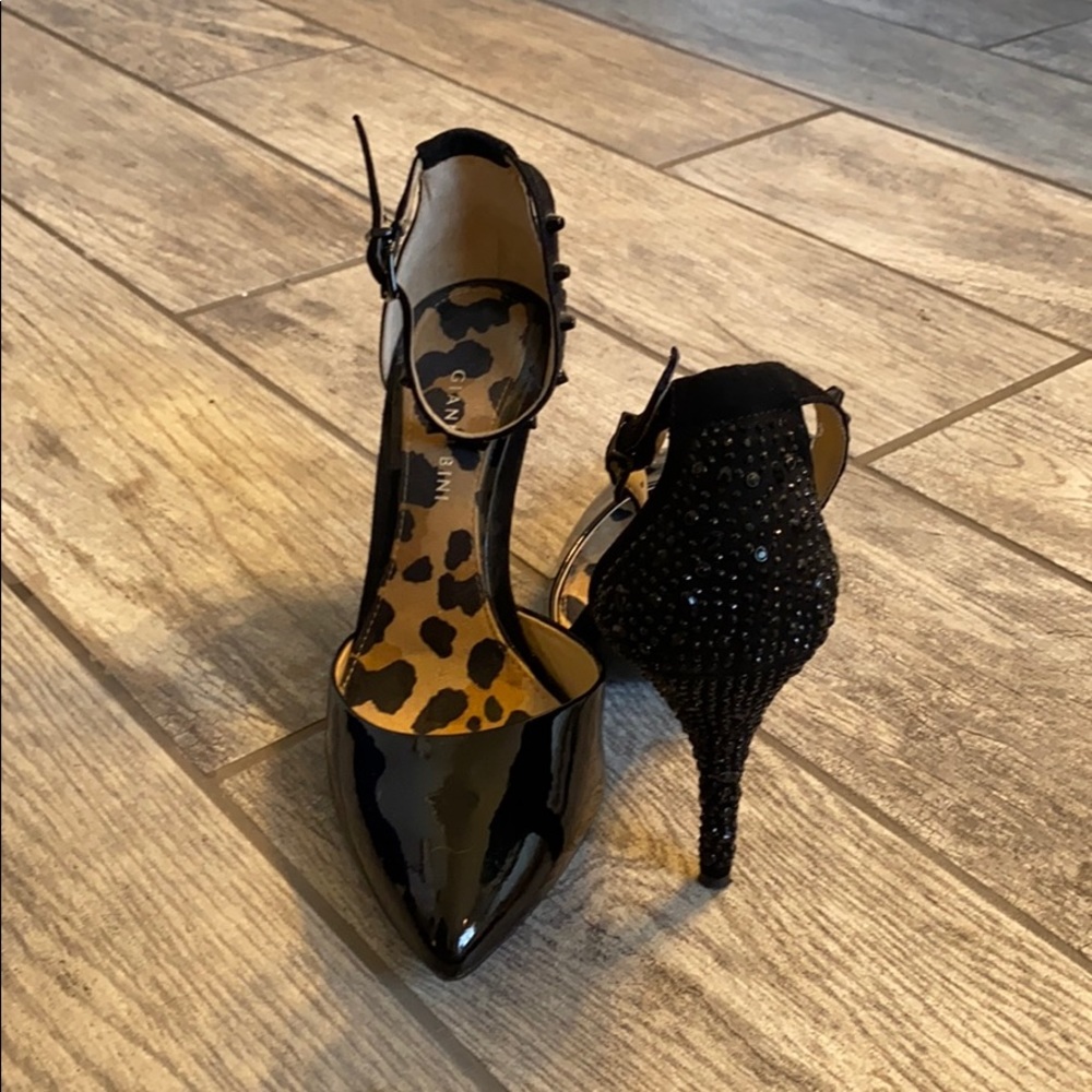 Amazing black heels
